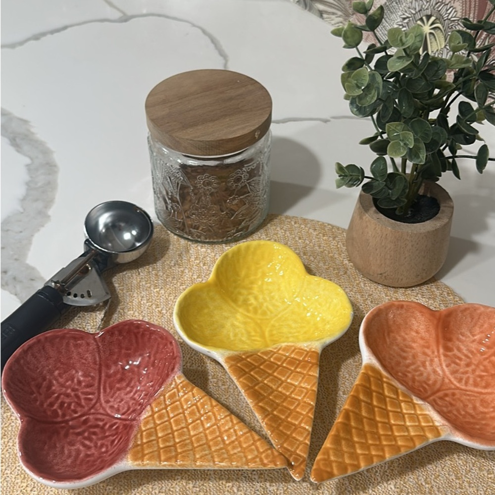 Ice Cream Cone Shaped Ceramic Plates